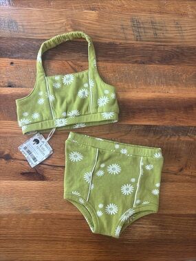 kate quinn Green Daisy Two-Piece Underwear Set 4T NWT